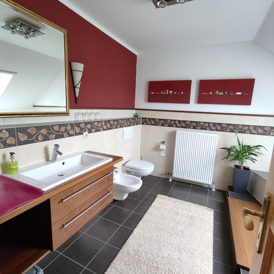 Ferienwohnung Adelhardt Eckersdorf 外观 照片